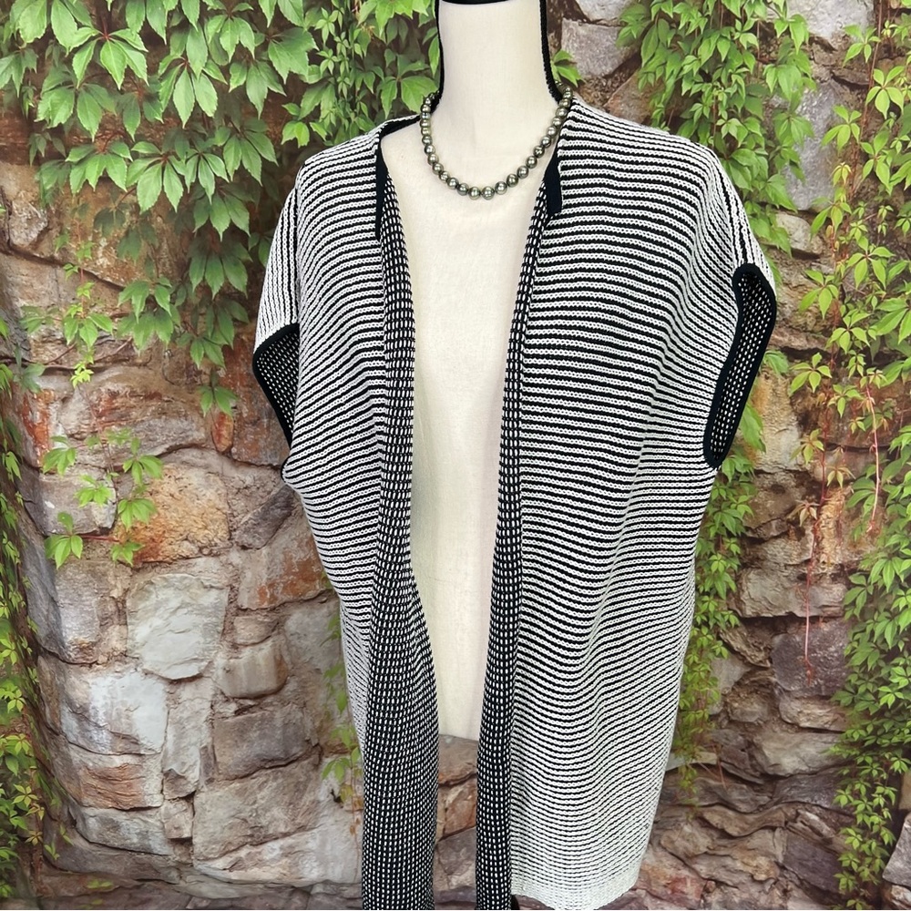 LAFAYETTE 148 NEW YORK Quiet Luxury Black and White Open Cardigan, M/L - Picture 3 of 11